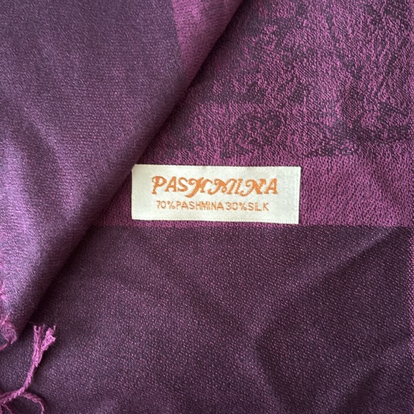 PASHMINA Shawl Wrap Scarf pashmina silk paisley purple violet fringe - Picture 7 of 8